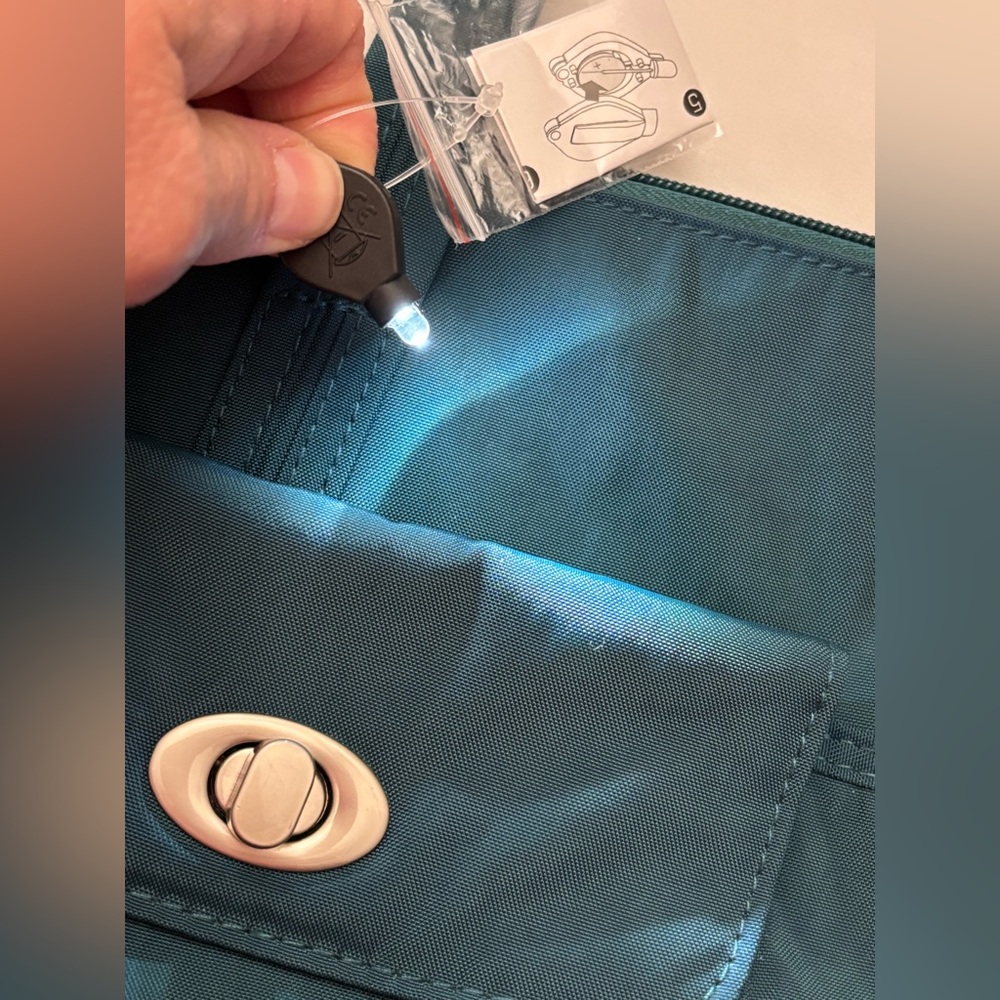 Magellan (Travelon) Teal Purse/Tote with RFID Blocking. NWOT - Picture 12 of 16